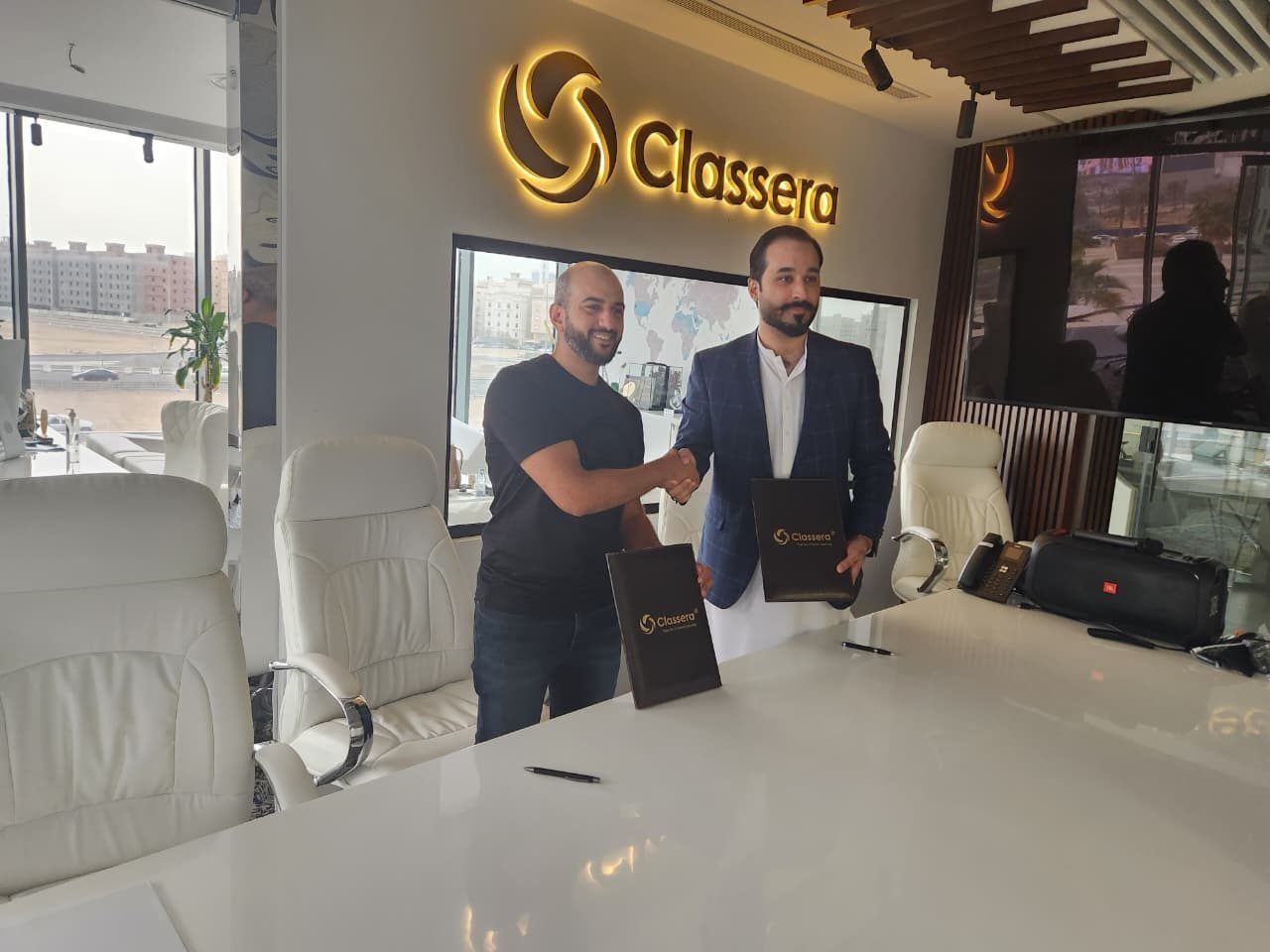 Signing in Saudi Arabia — 1 of 6
